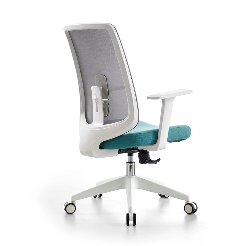 Y-Mail Executive Office Chair con design a maglia girevole e supporto alla schiena